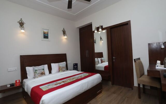 OYO 10380 Hotel The Green Majestic