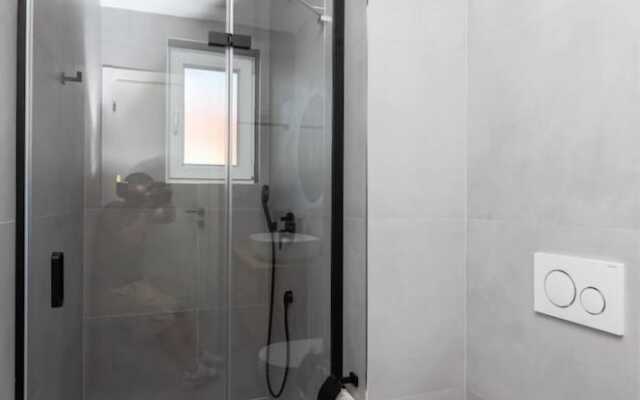 L&R - Private Pool - A1