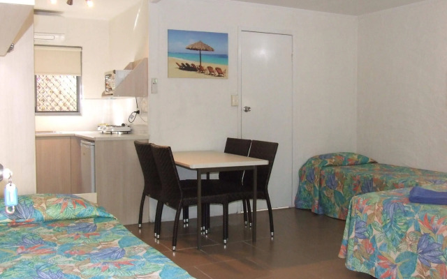 Mango Tree Motel