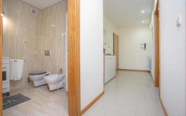 Buarcos Sunset Apartment by Rent4all