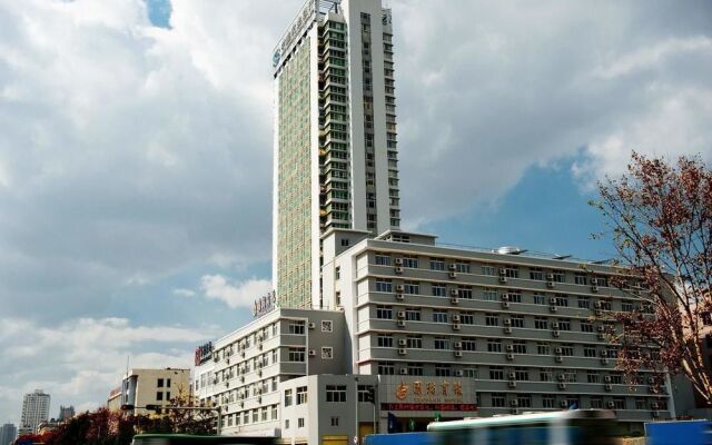 Kunming Guofang Hotel