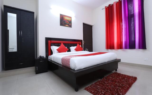 OYO 29871 Noida Dreamz