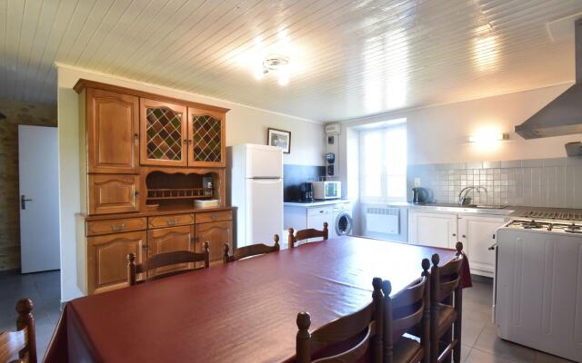 Cozy Holiday Home in Montayral with Swimming Pool