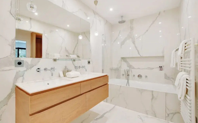 Passy / Eiffel Tower - Amazing 2BR With Garden