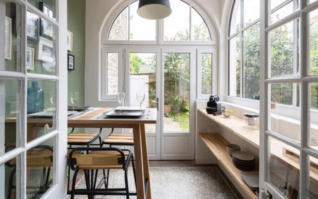 L'Echappee by Cocoonr