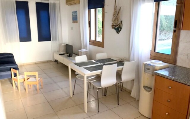 House With 3 Bedrooms in Argaka, With Wonderful sea View, Private Pool