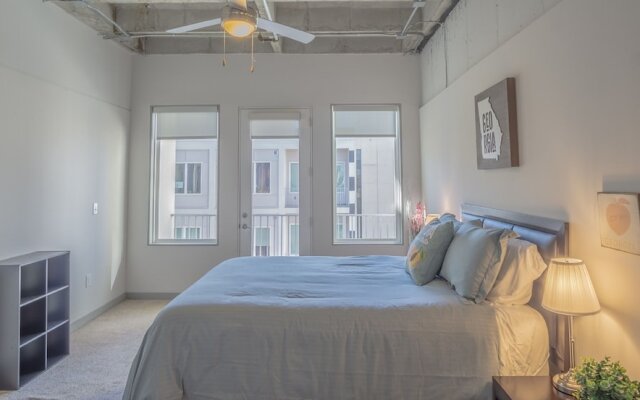 Midtown 1br Fully Furnished Apartment - Great Location! 1 Bedroom Apts by RedAwning