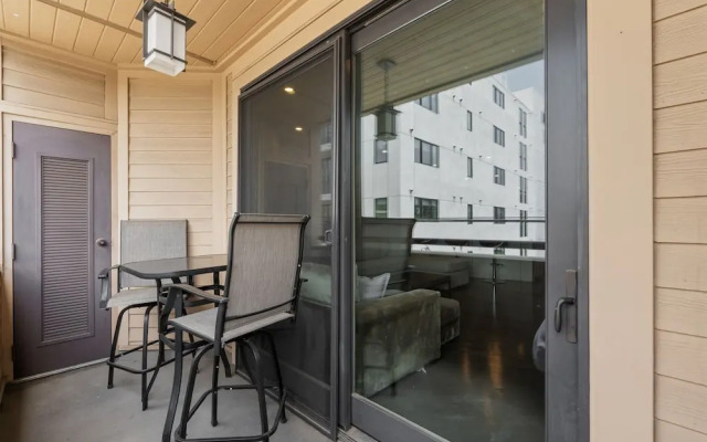 Stylish Westwood Condo