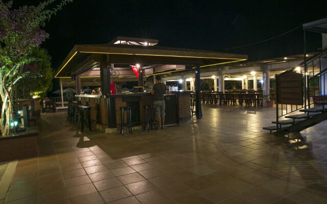 Bodrum Sea Side Beach Club Hotel