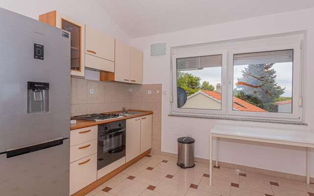 Stunning Apartment in Primosten With Jacuzzi, Wifi and 2 Bedrooms