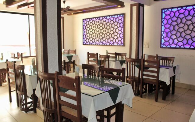 Hotel Ishan A Riverside Retreat