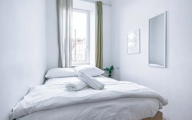 Cozy Room Shared Apt Millennium Tower