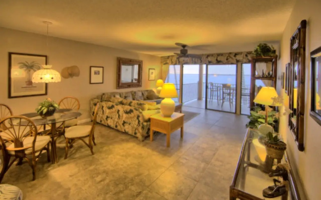 Sea Ge 3-212 2 Bedroom Condo