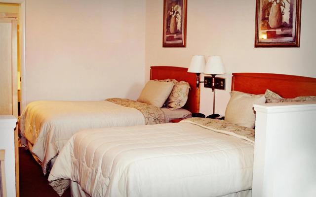 Ramada by Wyndham Kissimmee Downtown Hotel