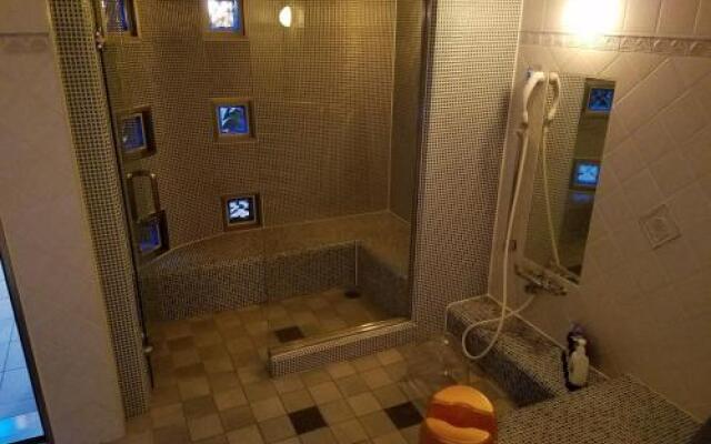 Hotel Y (Adult Only)