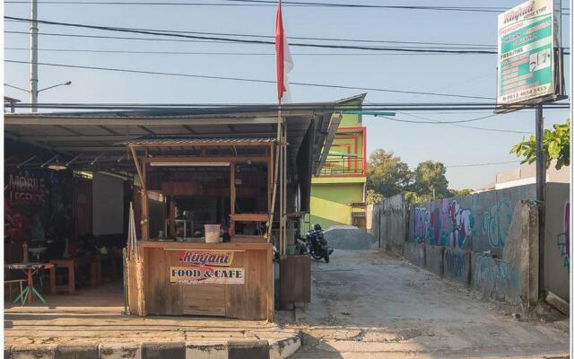 RedDoorz near Living Plaza Balikpapan 2