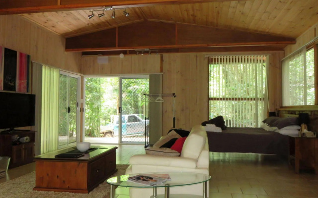 Treetops Accommodation Montville