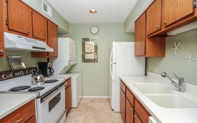 Lighthouse Tennis by Vtrips