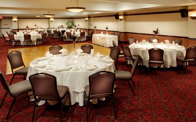 Holiday Inn Westbury - Long Island by IHG