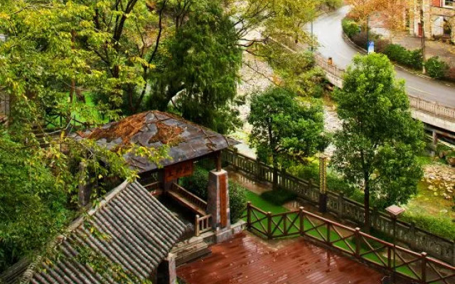 Jinfoshanwenquanjiari Hotel