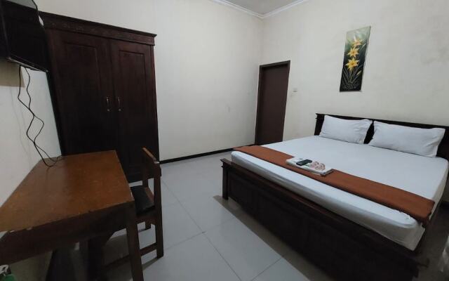 Kaja Guest House by Pesen Kamar