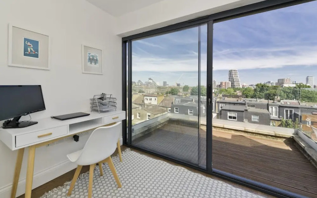 4-bed Flat With Amazing Balcony Views