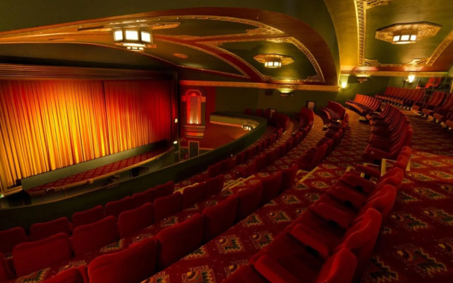 Stunning 4 Bed Semi-detached Home With Ample Space