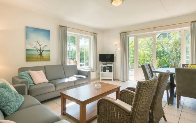 Spacious Nature Villa, Paasloo