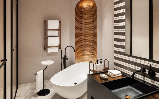 Paragraph Freedom Square, A Luxury Collection Hotel, Tbilisi