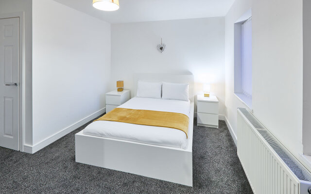 Host   Stay   House 4