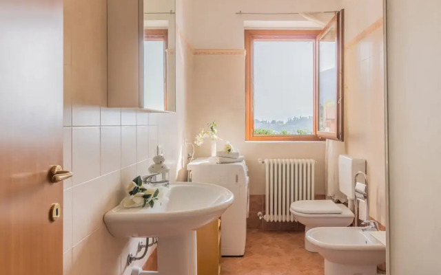 Golden View Apartment