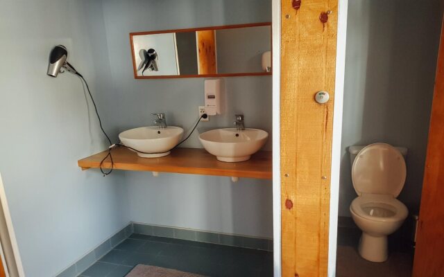 Bluemoon Lodge - Hostel