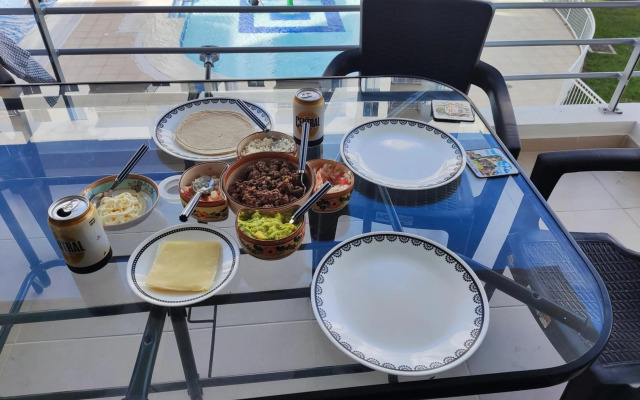 Hermoso apartamento con piscina (alberca).