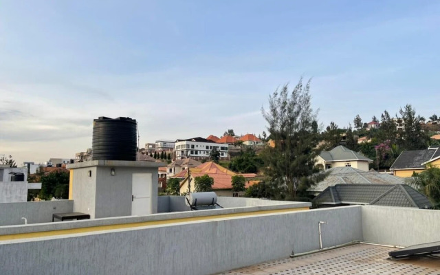 The Mugabi's Spacious Private Room