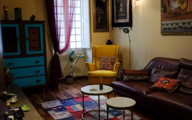 Valletta Collection - Merchant Str Apartment with large yard