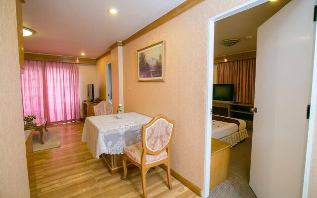 Le Paradis Bangkok Hotel & Residence