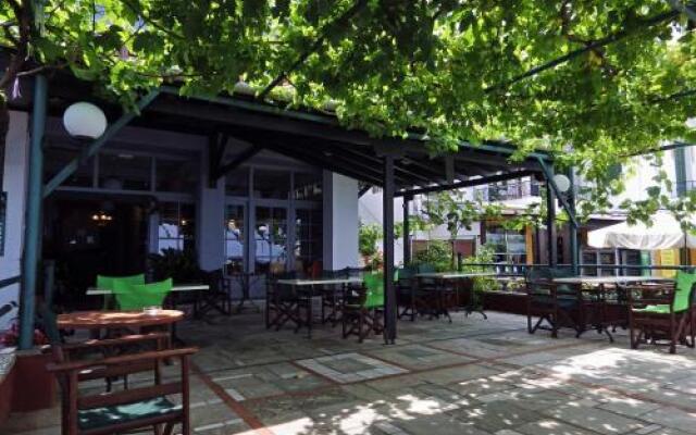 Anesis Hotel