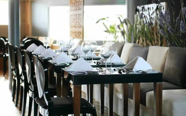 Le Fayan Nile Cruise - Till 17-9 Sat From Luxor for 4&7 Nights Wed From Aswan for 3&7 Nights - 18-9 to 20-11 Thu from Luxor for 4&7 Nights Mon From Aswan for 3&7 Nights - 22-12 Mon from Luxor for 4&7 Nights Fri From Aswan