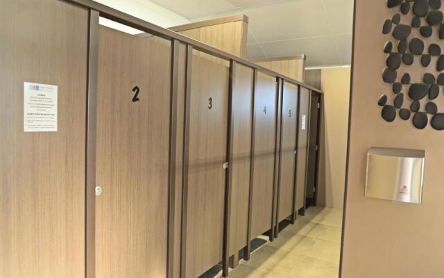 Lakes Edge Holiday Park