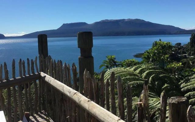 te Whare -Lake Tarawera tree-top nest