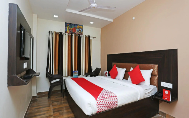 OYO 15098 hotel crystal