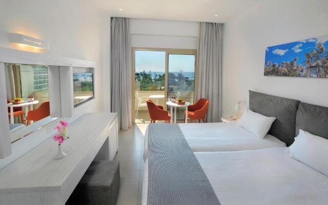 Nissiana Hotel & Bungalows