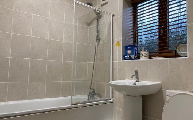 CV225AA Ground-Floor Flat Near Rugby School Self Check-in