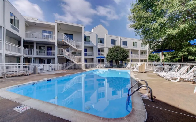 Motel 6 Virginia Beach, VA