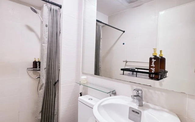 Stunning 42nd Floor Apt With Netflix
