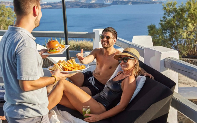 Mr and Mrs White Oia – Santorini