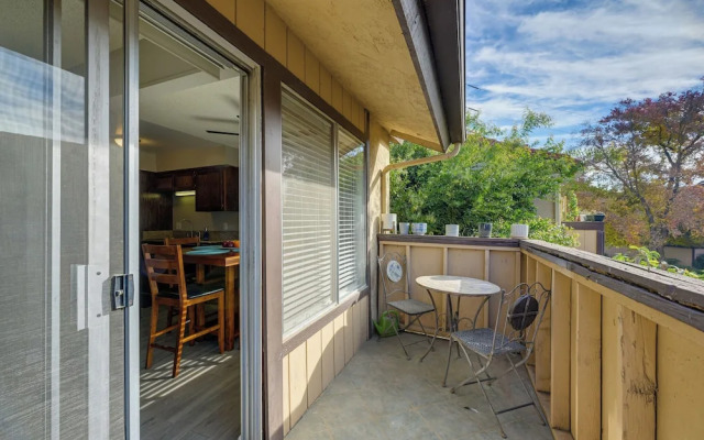 Cozy Fresno Condo w/ Balcony & Pool Access
