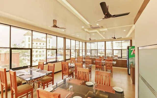 Treebo Goodland Residency - 500m from Railway Station