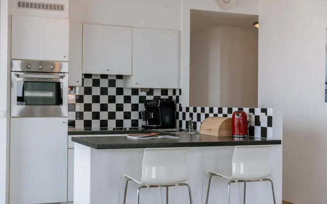 Stylish two Bedroom Apartment in Antwerp