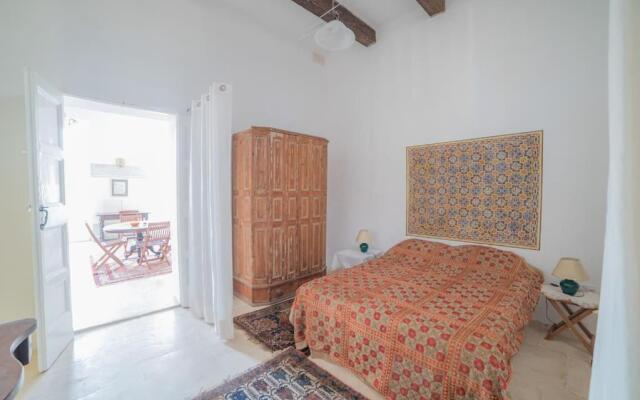 HT3 - Quirky Apartment with Roof Terrace